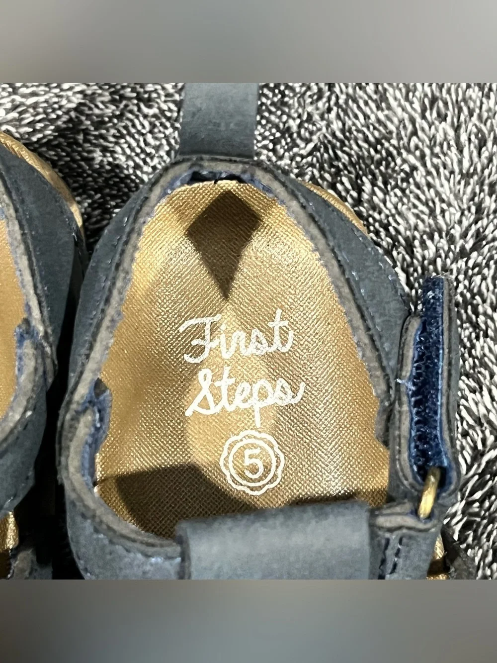 Like new❗️ First Steps kids Fisherman Sandals in navy blue size 5